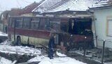 На Закарпатье автобус въехал в дом. ФОТО.