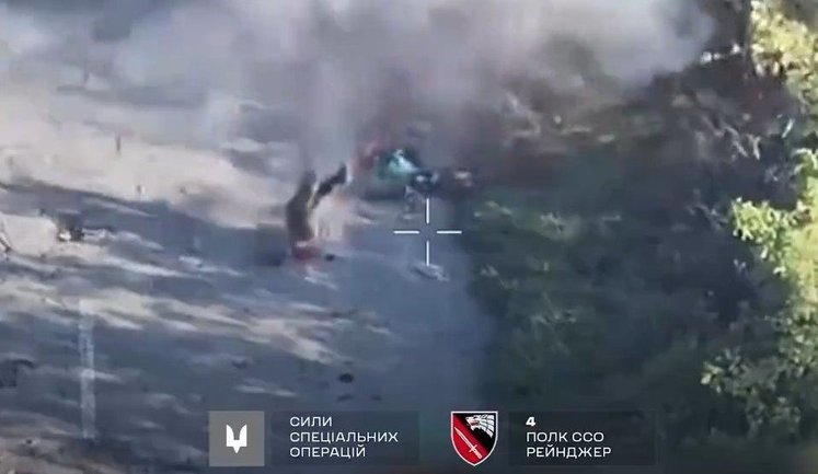 Drone operated by 4th SOF "Rangers" Regiment troops throws ruscist several metres to side with direct hit. VIDEO
