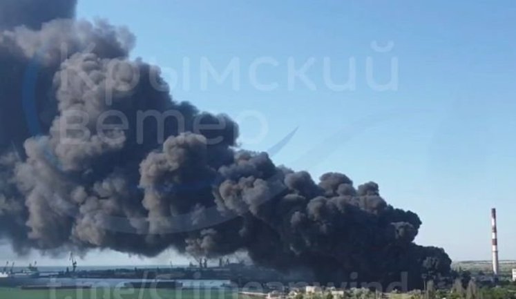 Part of occupied Crimea is without power following overnight attack. Thermal power plant is on fire in Kerch. VIDEO