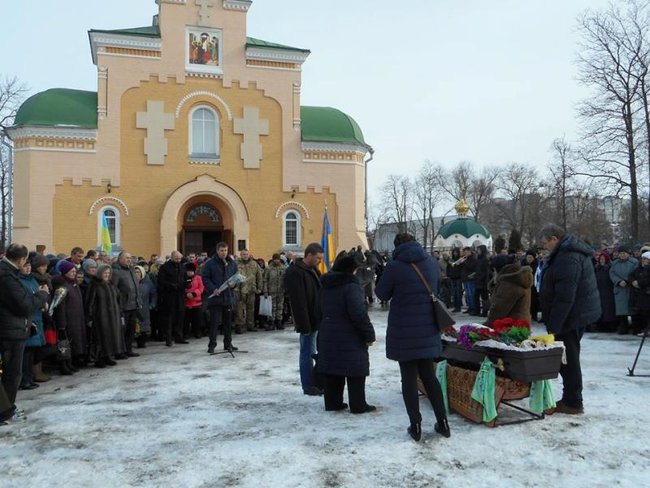 Загиблого на Донбасі українського воїна Валерія Єгорова поховали в Прилуках 04