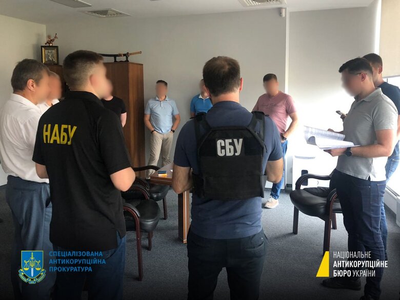 Торгував землею Академії аграрних наук: НАБУ затримало на хабарі ще одного нардепа від Слуги народу 01