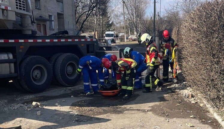 Нічна атака "шахедів": З-під завалів гуртожитку на Київщині дістали тіло четвертої жертви. ВІДЕО+ФОТО