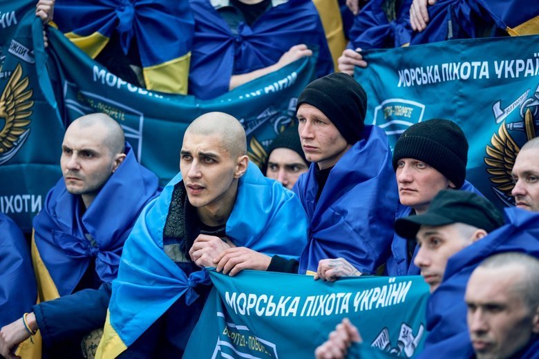 Ukraine brings home 270 defenders in prisoner exchange with Russia