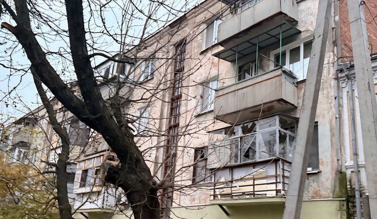 Ворог атакував Нікопольщину артилерією та FPV-дронами: пошкоджено бібліотеку та житлові будинки. ФОТОрепортаж