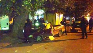 Масштабна ДТП у центрі Одеси: є загиблі і поранені. Винуватець утік, поранивши ножем свідка. ФОТОрепортаж