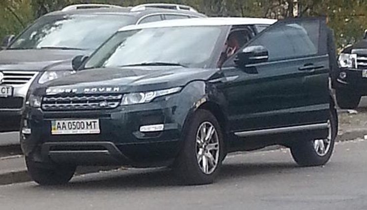 Прокурор Парамонова, которая посадила журналиста "Дорожного контроля" Андрея Дзындзю в СИЗО, ездит на Range Rover за 1 млн гривен. ФОТОрепортаж