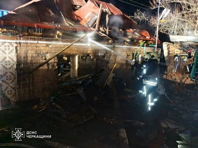 Обстріл Черкащини 7 березня: ДСНС евакуювала людей зі зруйнованого будинку
