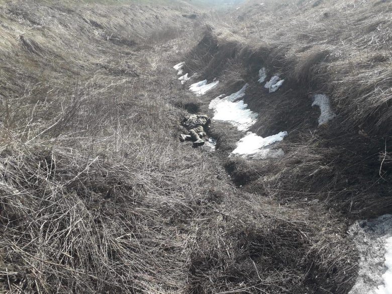 Трупы российских солдат без признаков насильственной смерти обнаружены на Харьковщине 02