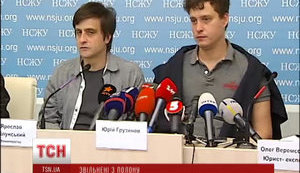 Похищенные в Крыму операторы "Вавилон 13" рассказали, как их били трубой и допрашивали о "Правом секторе". ВИДЕО