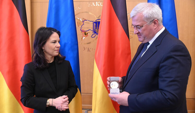 Бербок отримала відзнаку МЗС за підтримку України під час війни, - Сибіга. ФОТО