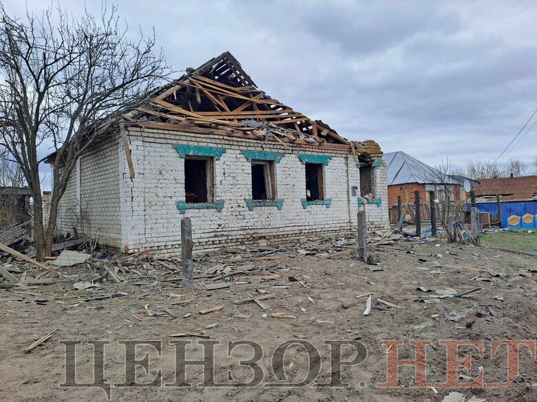 Пошкоджені внаслідок обстрілів будинки на Сумщині