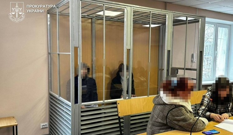 Двоє підлітків напали на військового у Дніпрі та завдали ножових поранень: він у важкому стані. ФОТО