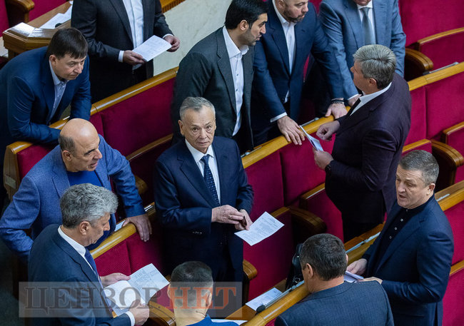Шепчущий Тимошенко Власенко, услуга Арахамии Геращенко и веселящая газета для Голоса, - день работы ВР 4 декабря 34