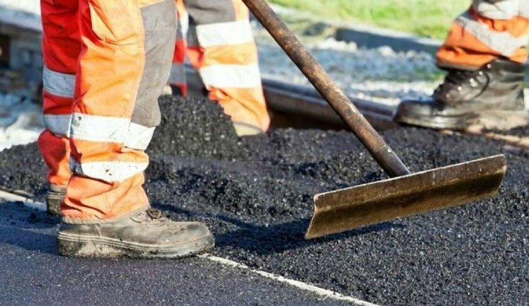 Влада Кам’янського замовила найдорожчий в Україні асфальт