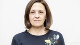 Силовики пришли с обыском в квартиру редактора белорусского портала TUT.by Уласик. Связь с ней и ее дочерью пропала
