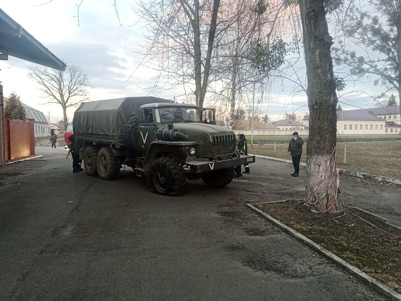 Воїни тероборони Бородянки на Київщині завдають тяжких втрат російським колонам постачання: спалено 3 вантажівки, захоплено - 4, - Бутусов 05 Воїни тероборони Бородянки на Київщині завдають тяжких втрат російським колонам постачання: спалено 3 вантажівки, захоплено - 4, - Бутусов 05