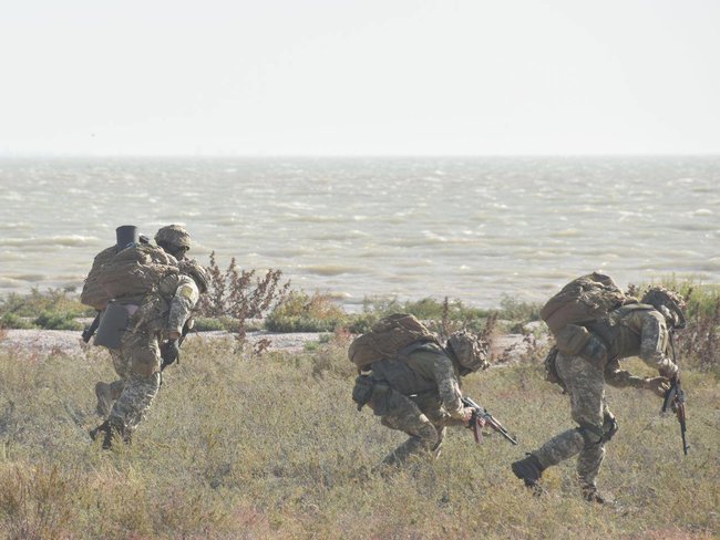 Головне завдання - знищити морський десант противника, - десантники і вертолітники ЗСУ провели навчання на Херсонщині 05 Головне завдання - знищити морський десант противника, - десантники і вертолітники ЗСУ провели навчання на Херсонщині 05