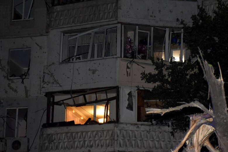 Наслідки ворожої атаки дронами на Одесу 08