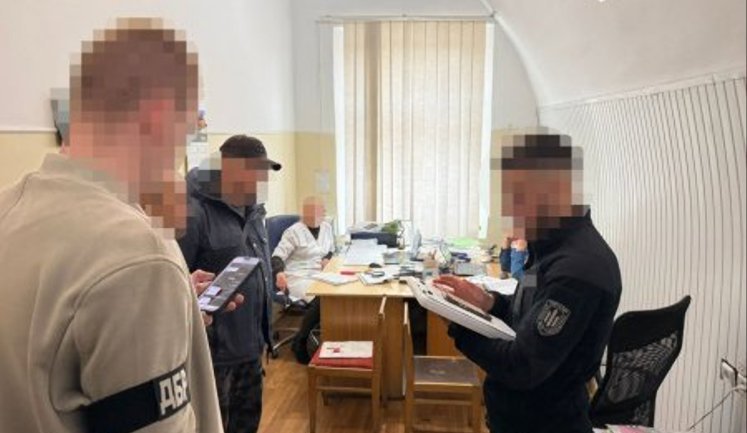 В Киеве разоблачили посредника, за почти 10 тысяч долларов обещавшего клиенту "нужное" заключение ВЛК. ВИДЕО+ФОТОрепортаж