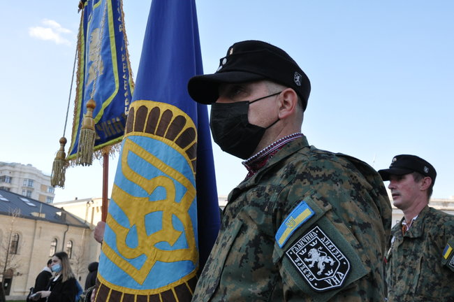 У центрі Києва відбувся марш вишиванок на честь дивізії СС Галичина 01
