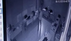 Провокация против партии "Наш Край": ночью проникли в офис и подбросили пакет с деньгами. ВИДЕО