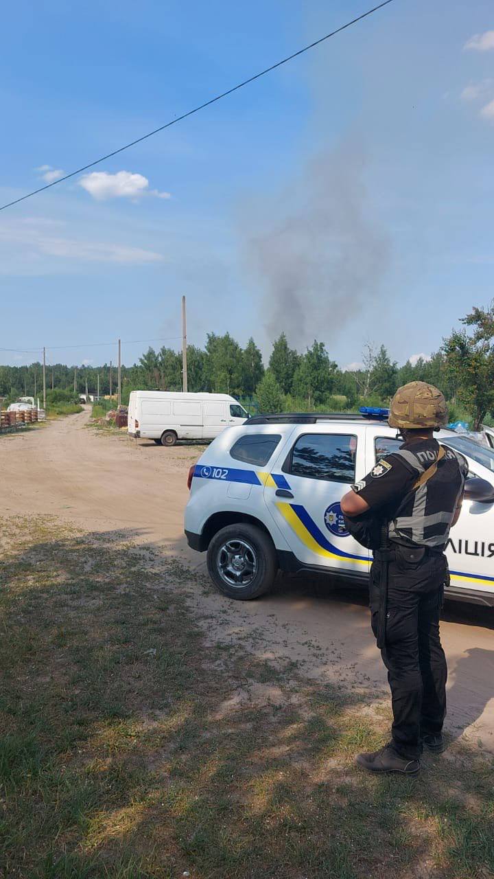 Через ракетний обстріл під Києвом загорівся ліс і почали вибухати залишені російськими окупантами боєприпаси, - Нєбитов 02