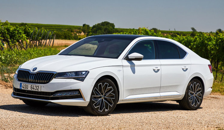 Для нового директора Ізмаїльського порту купили нові автівки Skoda Superb по 1,6 мільйона за штуку