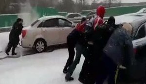 This year's first snawfall caused heavy traffic jams, hundreds of car accidents in Kyiv. VIDEO