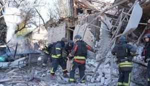 Росіяни атакували Запоріжжя авіабомбами: троє загиблих. ФОТОрепортаж