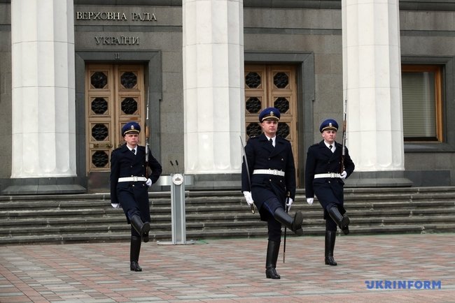 Под Радой появился почетный караул Нацгвардии 03