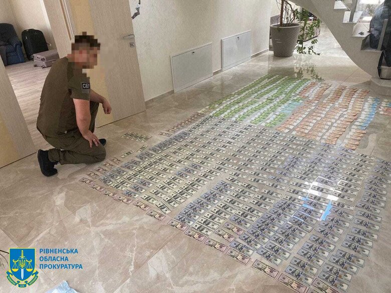 На хабарі затримали мера Здолбунова