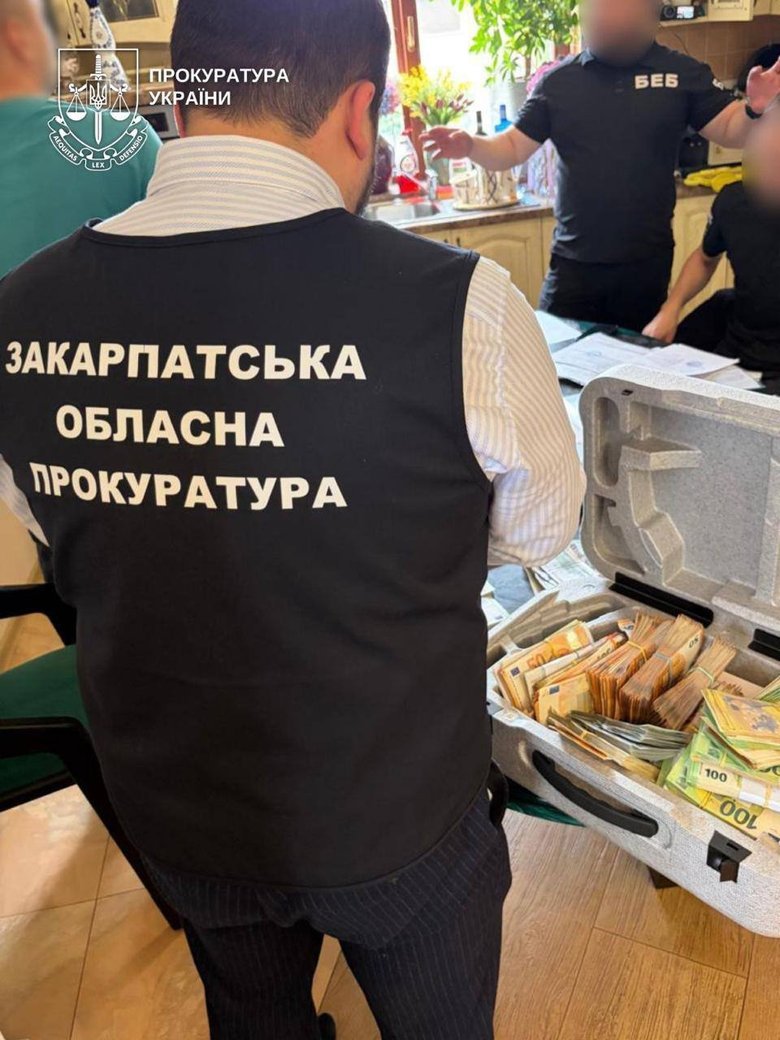 БЕБ проводить розслідування щодо клініки з оборотом понад 520 млн грн