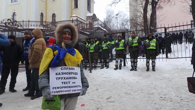 Суд відмовився відсторонити від посади мера Одеси Труханова 05