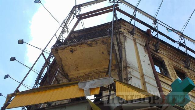 Наслідки масштабної пожежі в центрі Києва 04