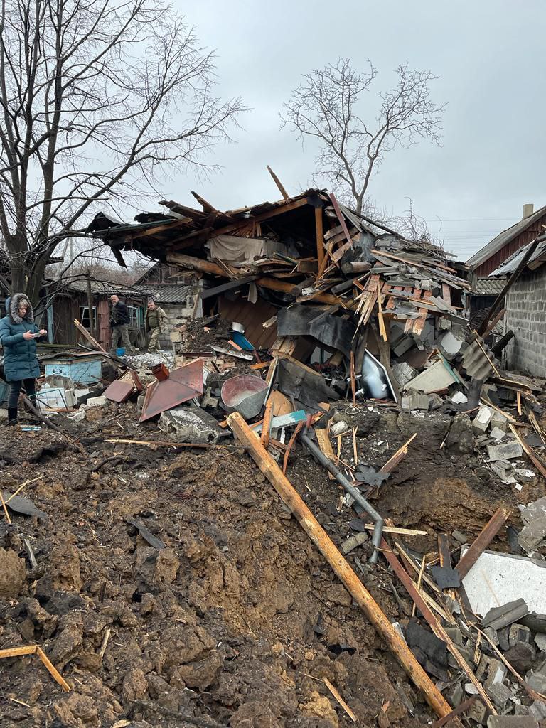 Враг применил Смерчи с осколочно-фугасной боевой частью по Кураховской громаде, жилые кварталы Авдеевки обстреляны из артиллерии, - ОВА 05