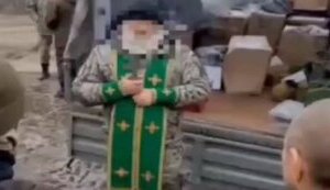 Священник РПЦ виступає з промовою перед окупантами: "Не может быть пощады сатанистам какой бы облик они не принимали - солдата, старушки или дитяти". ВIДЕО