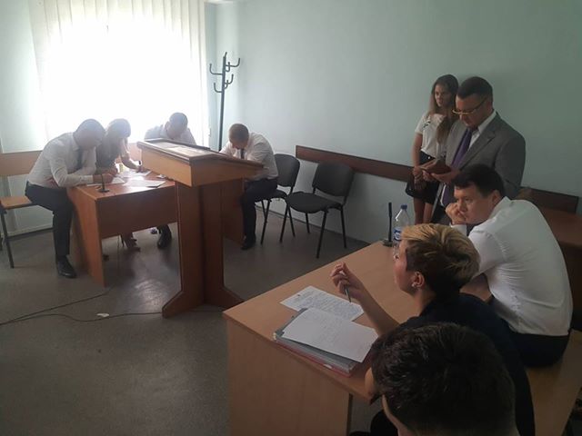 Yanukovych treason case hearing recessed over his lawyers obstruction 02