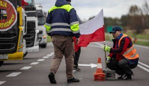 Страйк польських фермерів: Водіїв попередили про можливі черги на кордоні
