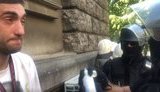 Оператор телеканалу "1+1" постраждав від сльозогінного газу під час акції "Нацкорпусу" на Банковій. ВIДЕО
