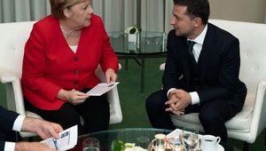 Отношение Берлина к Киеву не изменится, - представитель Меркель