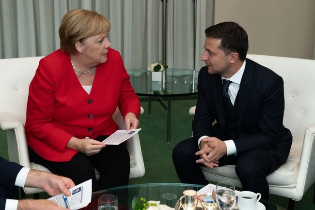 Ukraines President met with Angela Merkel 01