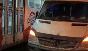 Пьяный водитель микроавтобуса наехал на 4 пассажиров в Днепре