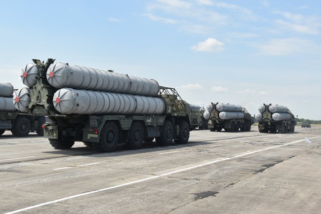 Понад тисяча військовослужбовців і 300 одиниць техніки проводять на Чернігівщині репетицію параду до Дня Незалежності 06