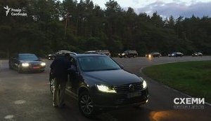 Депутати фракції Блоку Порошенка з'їжджаються на засідання в заміську резиденцію "Залісся". ФОТО