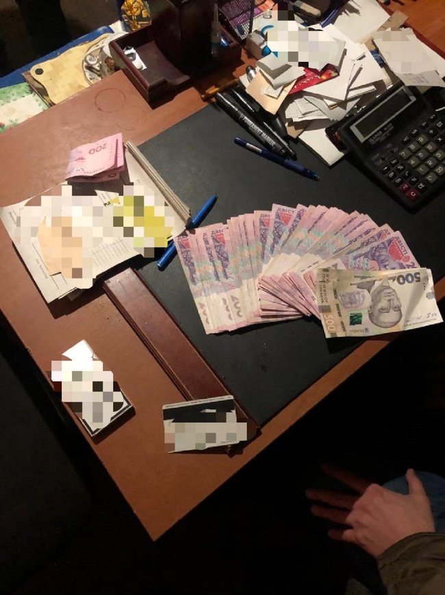 Поліція тричі підсилала до Бахмутських повій клієнта для слідчого експерименту, але так нікого і не затримала, - ЗМІ 04