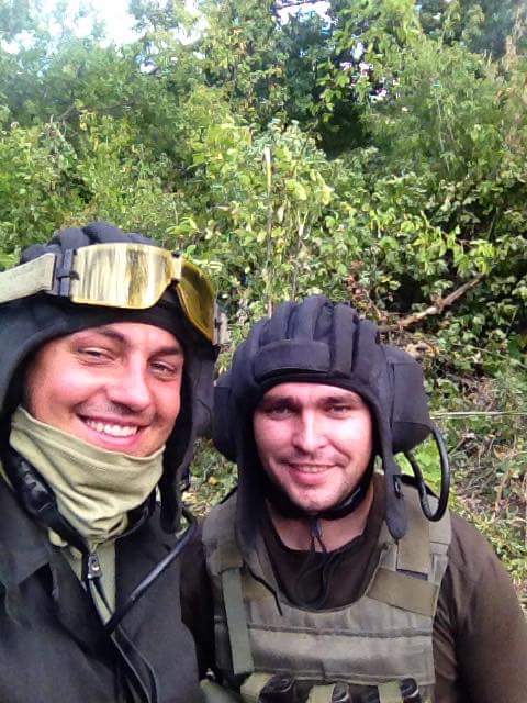 Командир батальйону Михайло Дзерин: Коли ми зрозуміли, що оточені, тривалий час трималися, тому що по нас лупашили, а у нас жодної втрати. Ніхто і не боявся. Артилерія наша тоді працювала прекрасно 05