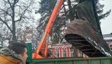 Памятник Павлу Корчагину демонтировали в Боярке на Киевщине. ФОТО