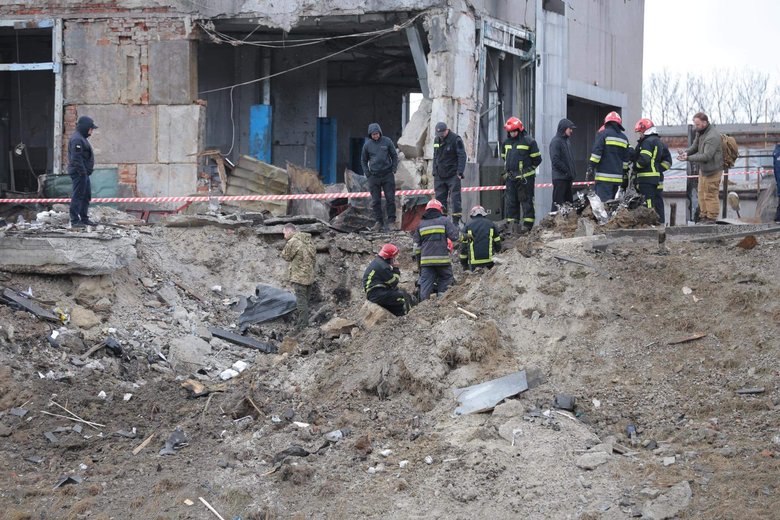 Наслідки ракетних ударів військ РФ по Львову: Чим оркам загрожувала станція техобслуговування? 02