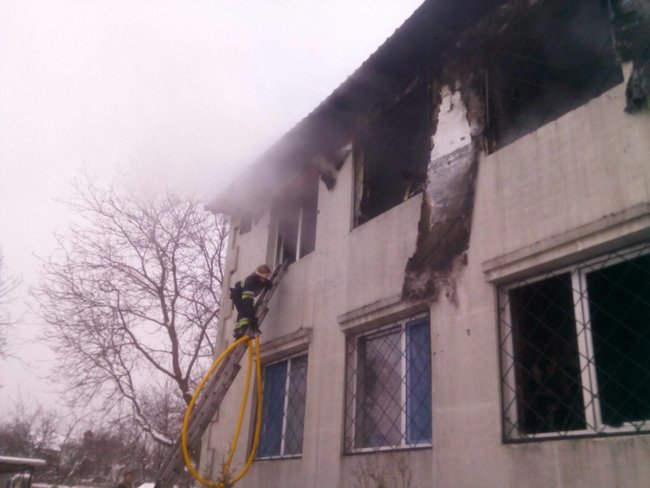 Пожежу в будинку для літніх людей у Харкові ліквідовано, - ДСНС 01