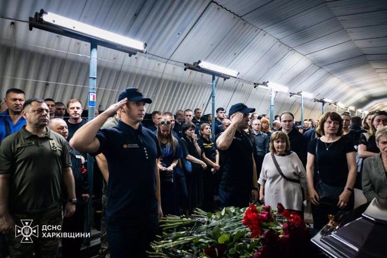 У Харкові попрощалися із загиблими рятувальниками
